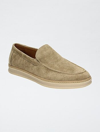 Mocassins em camurça