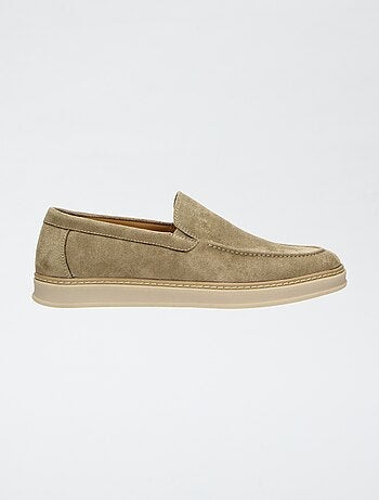 Mocassins em camurça