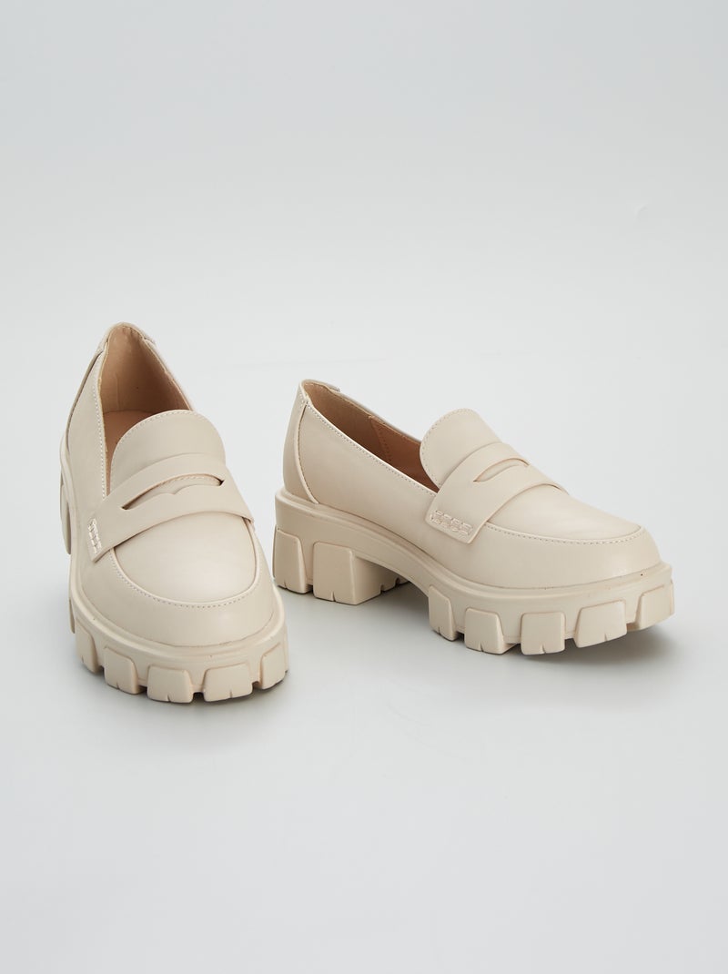 Mocassins em pele sintética com sola grossa Ecru - Kiabi