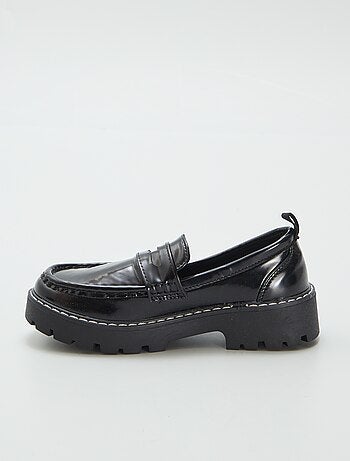 Mocassins em pele sintética de verniz