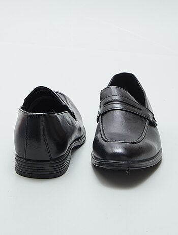 Mocassins em verniz