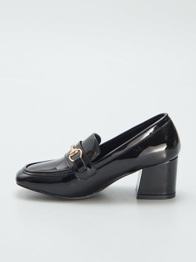 Mocassins envernizados com salto PRETO - Kiabi