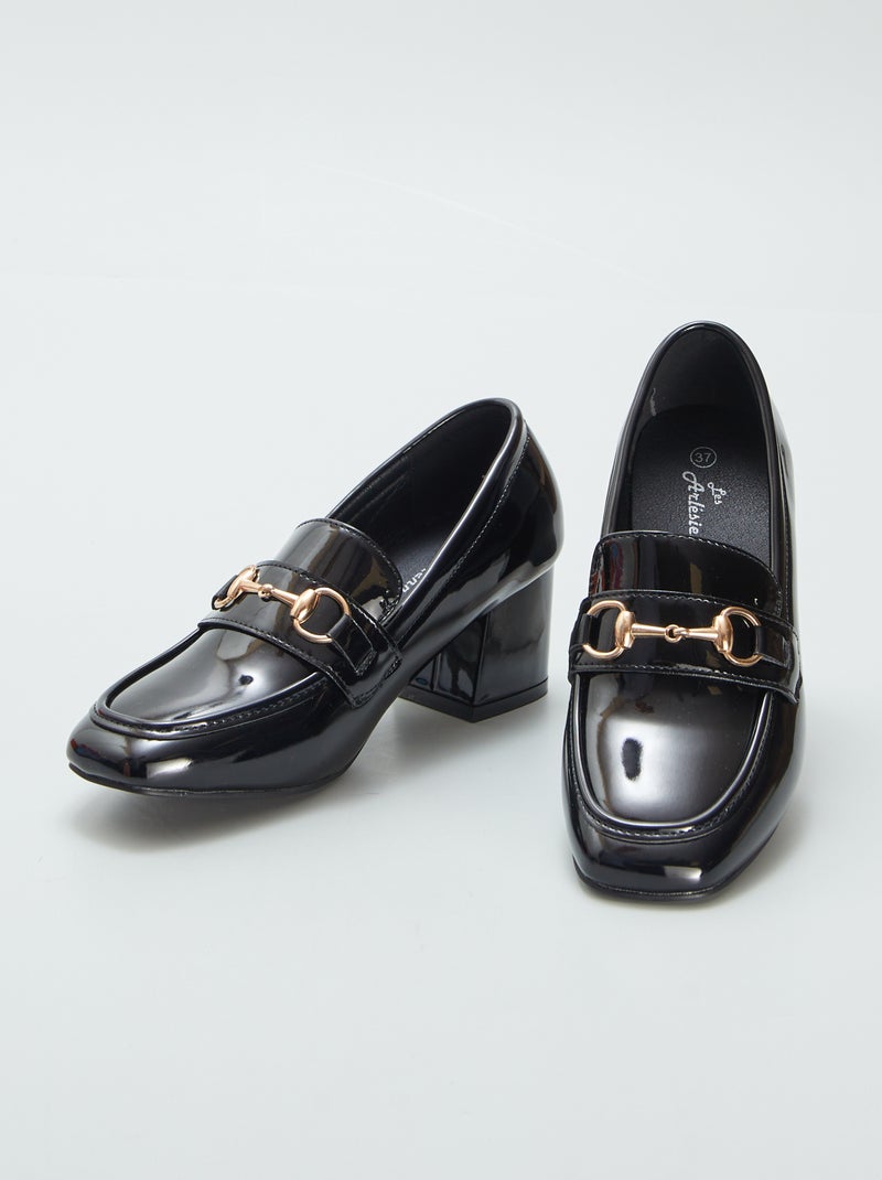 Mocassins envernizados com salto PRETO - Kiabi