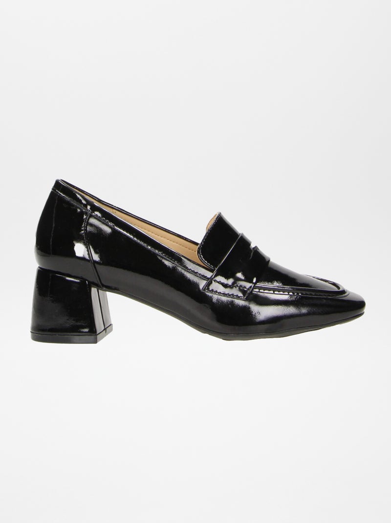 Mocassins envernizados com salto PRETO - Kiabi