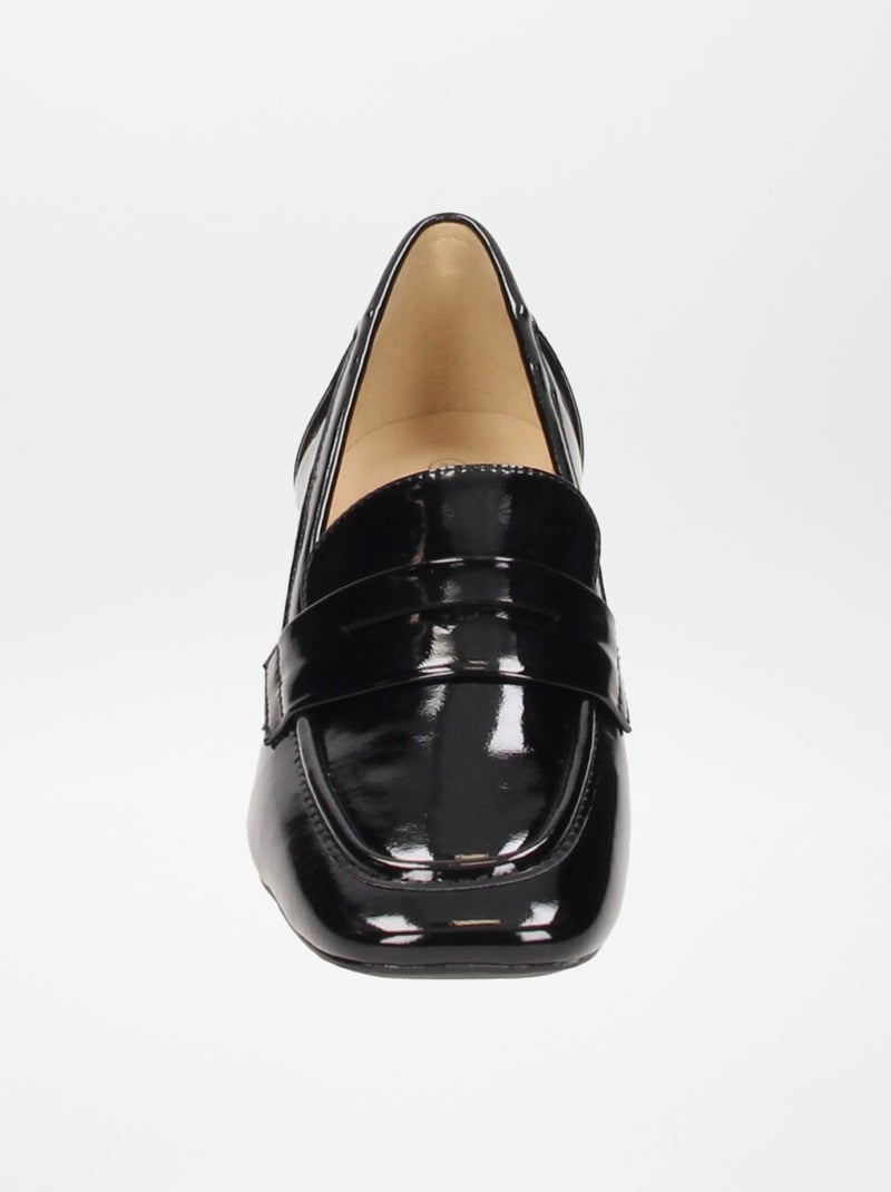 Mocassins envernizados com salto PRETO - Kiabi