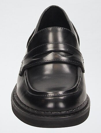 Mocassins envernizados