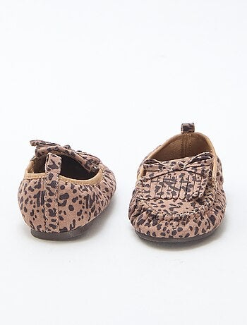 Mocassins leopardo em camurça