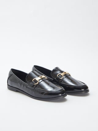 Mocassins rasos de verniz