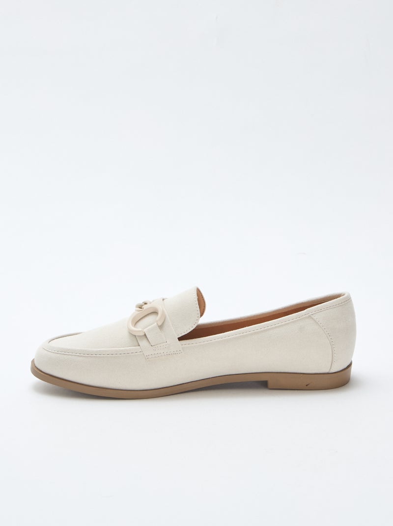 Mocassins tipo camurça com bijuteria decorativa na parte superior Bege - Kiabi