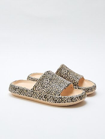 Mule de piscina com estampado de leopardo