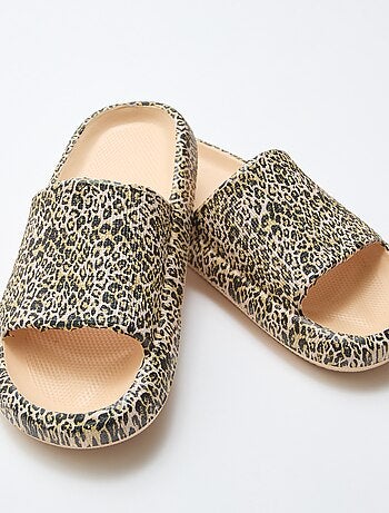 Mule de piscina com estampado de leopardo
