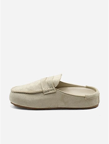 Mules com efeito de camurça