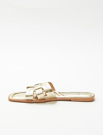 Mules com efeito de pele craquelada