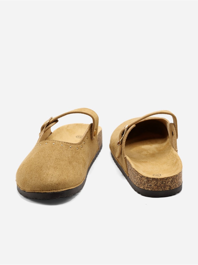 Mules com fivela com tachas Camelo - Kiabi