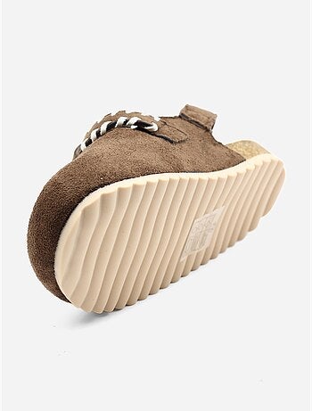 Mules com velcro