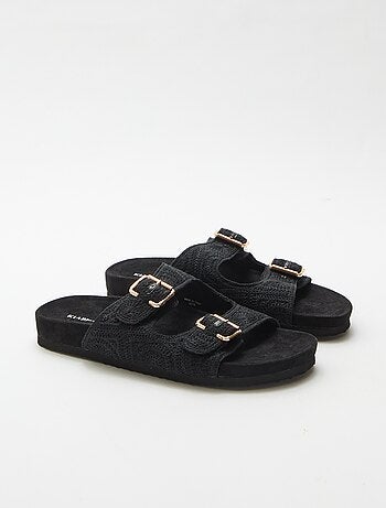 Mules de tira dupla em macramé