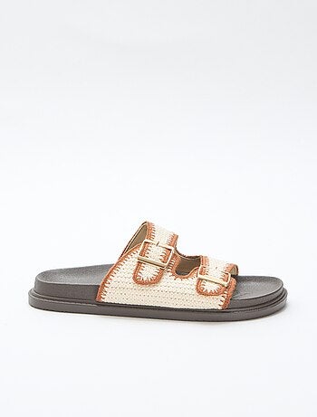 Mules de tiras duplas com fecho de gancho