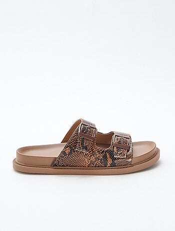 Mules douradas com tira dupla