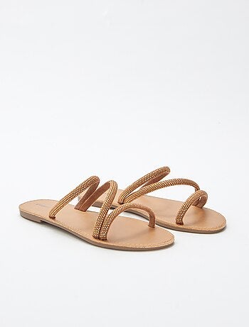 Mules rasas em ouropel