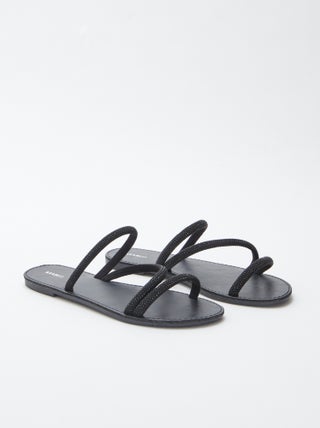 Mules rasas em ouropel