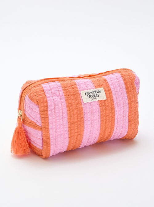 Necessaire estampada e com zíper - Kiabi
