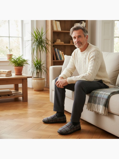 Ozabi chinelos charentaises para homem, forrados, com padrão xadrez e antiderrapantes - Kiabi Ozabi chinelos charentaises para homem, forrados, com padrão xadrez e antiderrapantes - Kiabi
