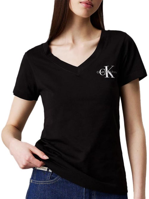 Pack 2 T-Shirts Calvin Klein Jeans para Mulher, Branco/Preto, J20J223447 - Kiabi Pack 2 T-Shirts Calvin Klein Jeans para Mulher, Branco/Preto, J20J223447 - Kiabi