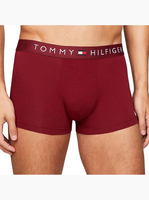 Pack 3 Boxers Tommy Hilfiger para Homem em Bordeaux, Branco e Azul-Marinho UM0UM03181 - Kiabi Pack 3 Boxers Tommy Hilfiger para Homem em Bordeaux, Branco e Azul-Marinho UM0UM03181 - Kiabi