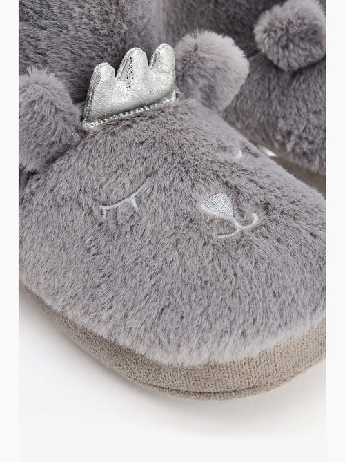 Pantufa de casa softy com bordado de animal penti - Kiabi Pantufa de casa softy com bordado de animal penti - Kiabi