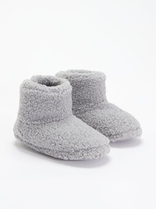 Pantufas botas com efeito carneiro - Kiabi Pantufas botas com efeito carneiro - Kiabi