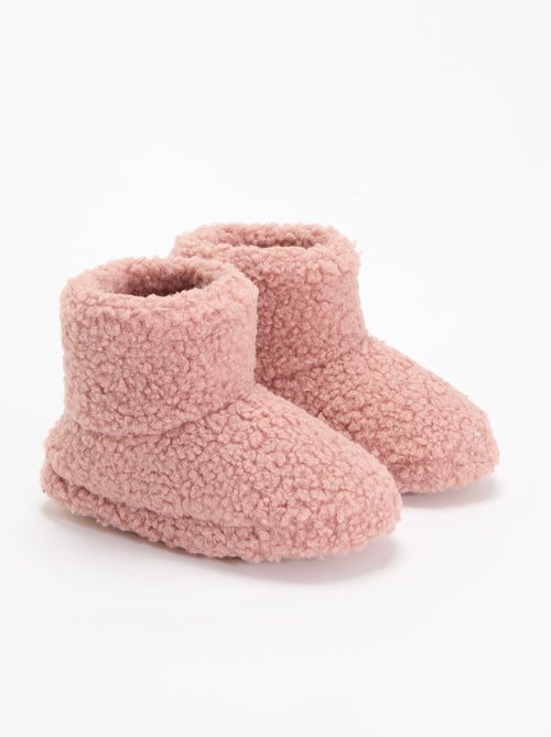 Pantufas botas com efeito carneiro - Kiabi Pantufas botas com efeito carneiro - Kiabi