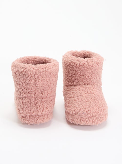Pantufas botas com efeito carneiro - Kiabi Pantufas botas com efeito carneiro - Kiabi