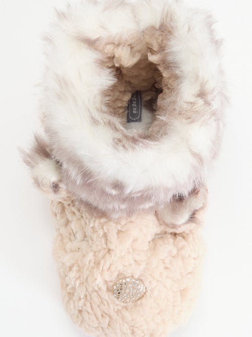 Pantufas botim em tecido felpudo 'rena' - Kiabi Pantufas botim em tecido felpudo 'rena' - Kiabi
