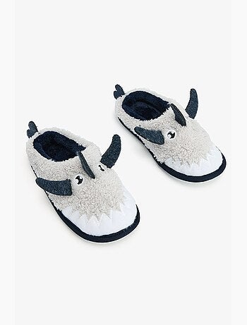 Pantufas botinha infantis shark com detalhe bordado penti