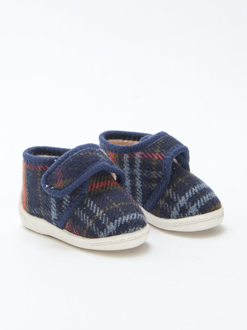 Pantufas Botinhas Forradas com Velcro Azul - Kiabi