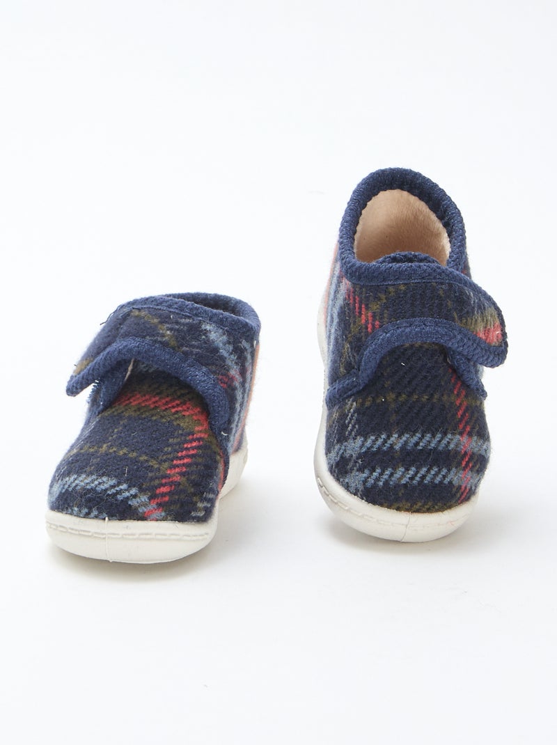 Pantufas Botinhas Forradas com Velcro Azul - Kiabi