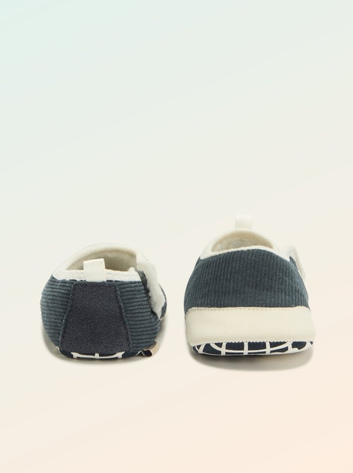 Pantufas caneladas com fecho de velcro - 'Kitchoun' - Kiabi Pantufas caneladas com fecho de velcro - 'Kitchoun' - Kiabi