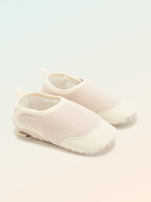 Pantufas caneladas com fecho de velcro - 'Kitchoun' - Kiabi Pantufas caneladas com fecho de velcro - 'Kitchoun' - Kiabi