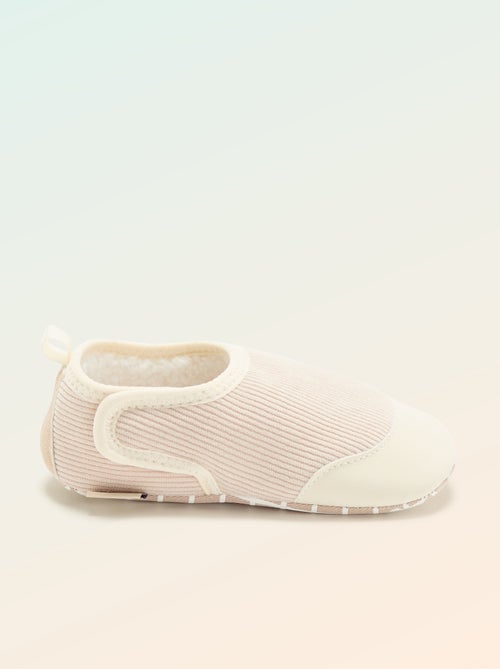 Pantufas caneladas com fecho de velcro - 'Kitchoun' - Kiabi Pantufas caneladas com fecho de velcro - 'Kitchoun' - Kiabi