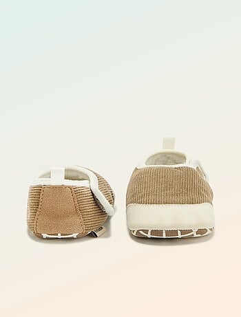 Kitchoun - Pantufas caneladas com fecho de velcro