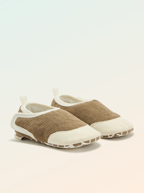 Pantufas caneladas com fecho de velcro - 'Kitchoun' - Kiabi Pantufas caneladas com fecho de velcro - 'Kitchoun' - Kiabi