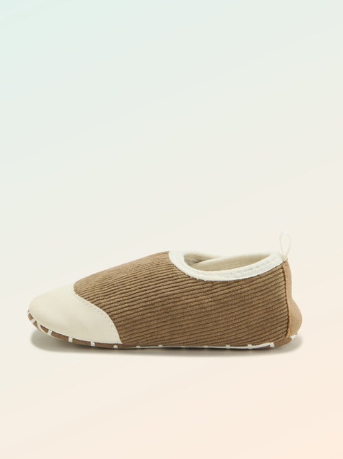Pantufas caneladas com fecho de velcro - 'Kitchoun' - Kiabi Pantufas caneladas com fecho de velcro - 'Kitchoun' - Kiabi