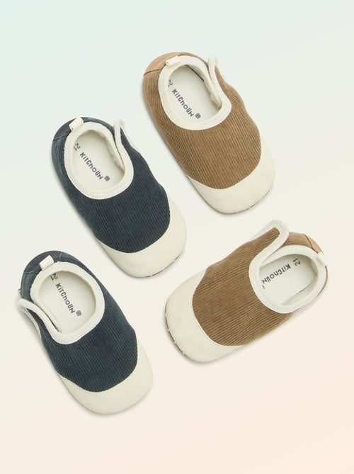 Pantufas caneladas com fecho de velcro - 'Kitchoun' - Kiabi Pantufas caneladas com fecho de velcro - 'Kitchoun' - Kiabi