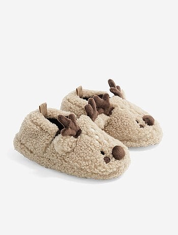 Pantufas com efeito carneirinho