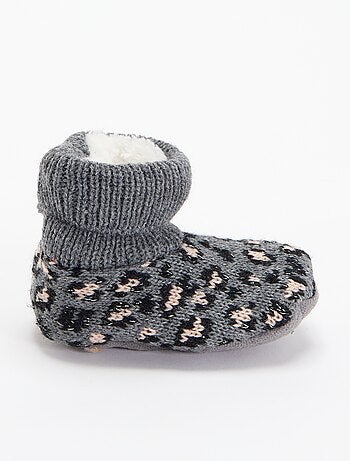Pantufas forradas com padrão