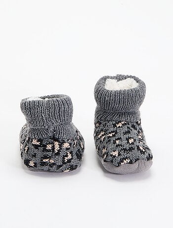 Pantufas forradas com padrão