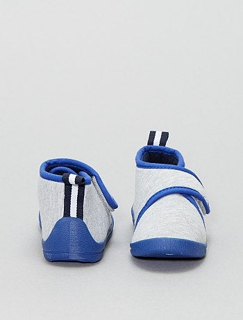 Pantufas subidas com velcro - Kiabi
