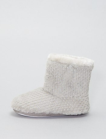 Pantufas tipo botas com pormenores dourados - Kiabi