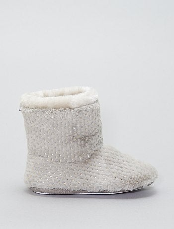 Pantufas tipo botas com pormenores dourados - Kiabi