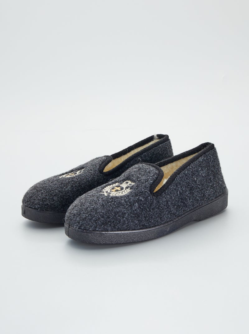 Pantufas tipo 'charentaise' de lã com emblema Preto - Kiabi